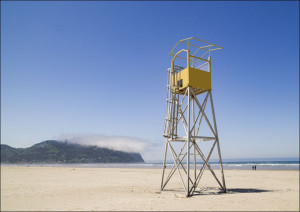 Lifeguard tower and a low, passing cloud on the beach of the small, Pacific Ocean town of Seaside, Oregon, Carol Highsmith - plakat Wymiar do wyboru:
