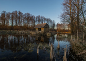 Domek nad wodą I - plakat Wymiar do wyboru: 40x30 cm