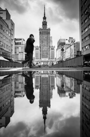 Warszawa Pałac Kultury i Nauki Zamyślony - plakat premium Wymiar do wyboru: 70x100 cm