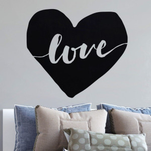 Serce love - naklejka ścienna , kolor naklejki - czarna, wymiary naklejki - 70cm x 60cm