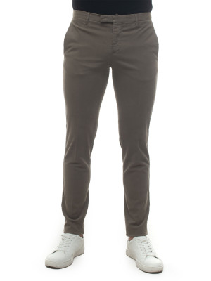 PT01 Pantalone modello chino Fango Uomo 56