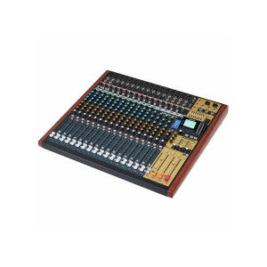 Tascam Model 24 - mikser audio z rejestratorem dźwięku