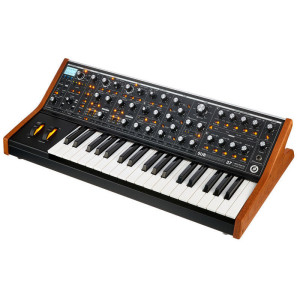 Moog Subsequent 37 syntezator