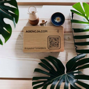 Zestaw 5 wizytówek NFC z drewna (eko) z Twoim własnym grawerowanym logo Bambus