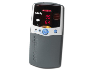 Gima Palm Sat 2500A pulsossimetro compatto con display LED, allarmi visivi e acustici, involucro IPX2