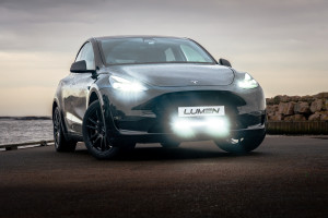 Lumen Tesla Model Y 2021 2023 Ekstralys Grillkit