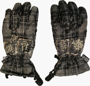 SALMON ARMS GLOVE