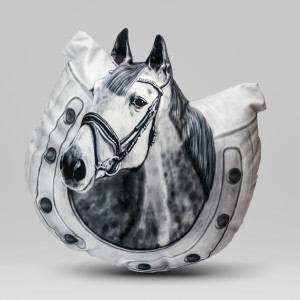 Poduszka Lile Horses "Koń Holsztyński" 24h
