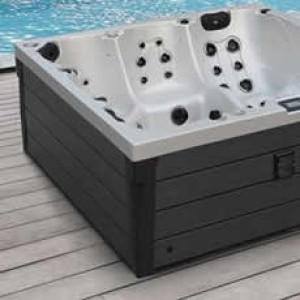 Piscine Italia Vasca idromassaggio da esterno grigia 5 posti Rosa