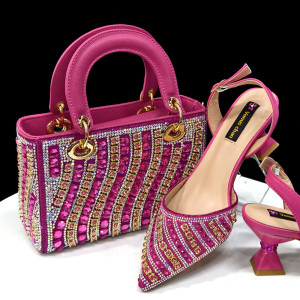 Venus Chan 2025, glänzende italienische Mode, spitzer Zehenbereich, Damen-Absatz, modische Strass-Dekoration, fuchsiafarbene Schuhe und Taschen-Set
