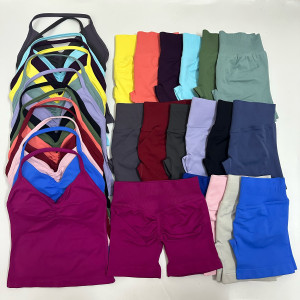 NONE Yoga-Set für Damen: Gepolstertes Neckholder-Top und Po-Lifting-Shorts, Sommer-Sportbekleidung, Workout-Kleidung
