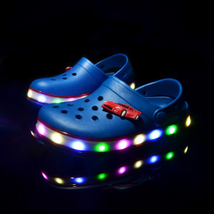 HJSUNFORYOU Sommer Kinder Loch Sandalen LED Beleuchtete Blinklicht Schuhe Jungen Mädchen Strand Sandalen Kinder Atmungsaktive Mode Turnschuhe