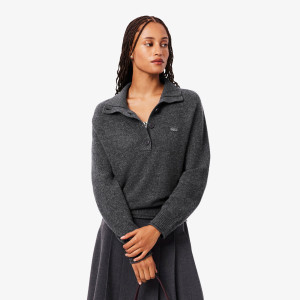 Sweter z wełny zgrzebnej z wysokim kołnierzem