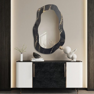 Nepravidelné zrcadlo na černo-zlatém mramoru – MARBLE NOCTO Rozměry 60x92