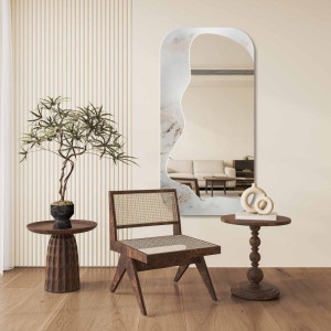Onregelmatige spiegel op wit-goud marmer – MARBLE ZARI
