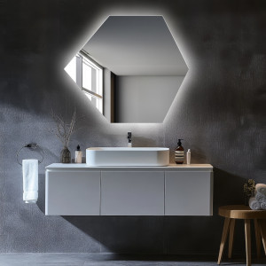 Oglindă de formă geometrică cu iluminare – GEOME LED Dimensiuni 80x69