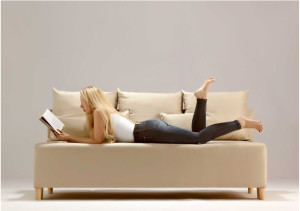 Mała skandynawska sofa rozkładana NYX