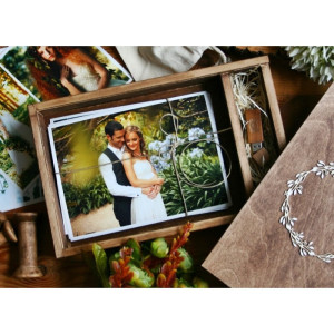 Drewniane pudełko na fotografie + pendrive 16 gb