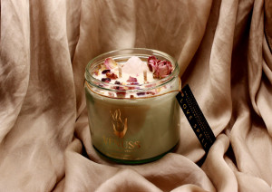 Love spell świeca sojowa 250ml z kryształami