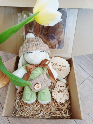 Prezent na roczek - maskotka amigurumi
