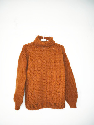 Szydełkowy sweter brown