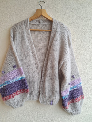 Uroczy sweterek. handmade.
