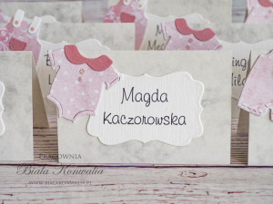Winietki na chrzest lub roczek z ubrankami