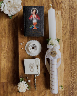 Zestaw na Pierwszą Komunię - świeca personalizowana, różaniec w etui i modlitewnik, okapnik GRATIS