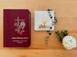 Zestaw komunijny - różaniec serduszka w etui i modlitewnik