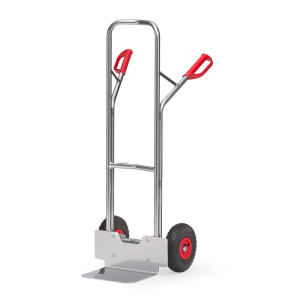 Aluminiowy wózek transportowy fetra®, udźwig 200 kg, szufla szer. x gł. 320 x 250 mm, ogumienie pneumatyczne