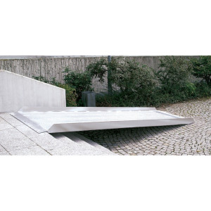 Pomost przejezdny, z językiem wsporczym, nośność 400 kg, szer. x dł. 800 x 4 000 mm