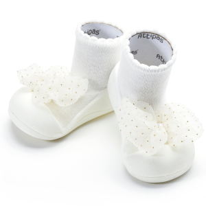 Attipas Lekkie I Antypoślizgowe Buciki Royal White 11,5 Cm / 20 Barefoot