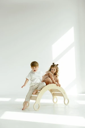 Bujak drewniany dla dzieci BabyWood rozmiar M -zabawka dla dzieci, huśtawka Montessori, rozwój równowagi
