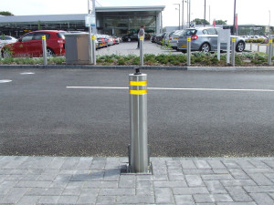 Telescopic Post Great Deterrent available in Standard and Heavy Duty Options, some with ‘Lift assist