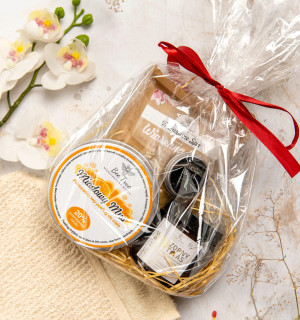 Zestaw prezentowy - peeling +świeczka +sól do kąpieli +perfum