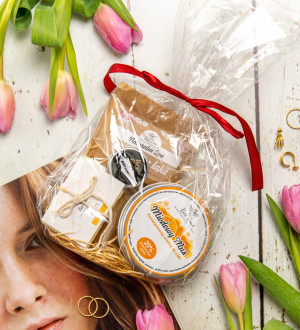 Zestaw prezentowy - peeling +mydelko +sól do kąpieli +perfum