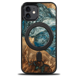 Etui Bewood Unique na iPhone 12 / 12 Pro - Planets - Ziemia z MagSafe