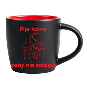 Śmieszny kubek grawerowany latte - piję kawę Czerwony