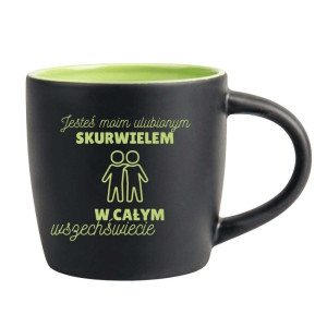 Śmieszny kubek grawerowany latte - ulubiony skvrwiel Zielony