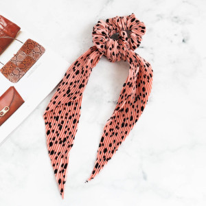 GUMKA SCRUNCHIE DO WŁOSÓW Z APASZKĄ KOLOR BRUDNY RÓŻ DUŻE KROPKI