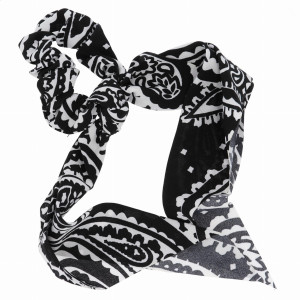 GUMKA DO WŁOSÓW SCRUNCHIE Z APASZKĄ MOTYW ROŚLINNY KOLOR CZARNY