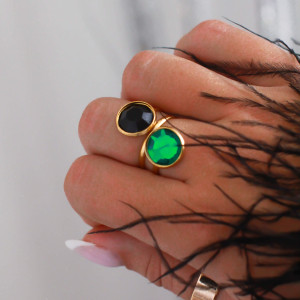 ZŁOTY PIERŚCIONEK ZE STALI CHIRURGICZNEJ DWA OCZKA CZARNO ZIELONY