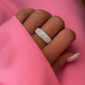 ZŁOTY PIERŚCIONEK ZE STALI CHIRURGICZNEJ OBRĄCZKA WYSADZANA KRYSZTAŁKAMI