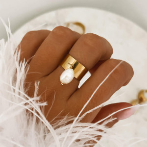 ZŁOTY PIERŚCIONEK ZE STALI CHIRURGICZNEJ SZEROKA OBRĄCZKA ZAWIESZKA PEREŁKA HODOWLANA