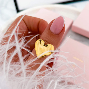 ZŁOTY PIERŚCIONEK STAL CHIRURGICZNA Z MŁOTKOWANYM SERCEM XL