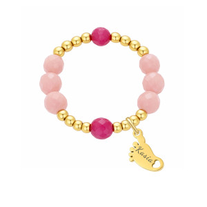 PIERŚCIONEK ZE STÓPKĄ DZIECKA – GRAWER IMIENIA, KWARC RÓŻOWY I RUBIN, PERSONALIZOWANA BIŻUTERIA