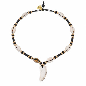NASZYJNIK Z MUSZELEK KAURI I ZAWIESZKĄ BOHO REGULOWANY CHOKER NA LATO