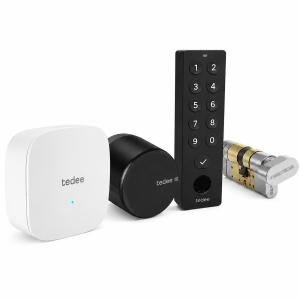 Inteligentny zamek Tedee Lock GO2 - aluminium, grafitowy, z czarnym przyciskiem + Tedee Bridge + czarna klawiatura Tedee 2.0 + wkładka EXXO SMART M G6