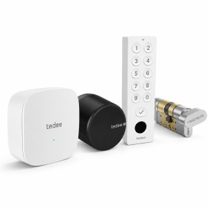 Inteligentny zamek Tedee Lock GO2 - aluminium, grafitowy, z czarnym przyciskiem + Tedee Bridge + biała klawiatura Tedee 2.0 + wkładka EXXO SMART M G61