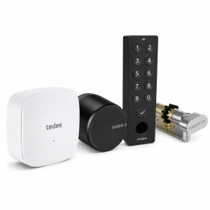 Inteligentny zamek Tedee Lock GO2 - aluminium, grafitowy, z czarnym przyciskiem + Tedee Bridge + czarna klawiatura Tedee 2.0 + wkładka EXXO SMART MZ G